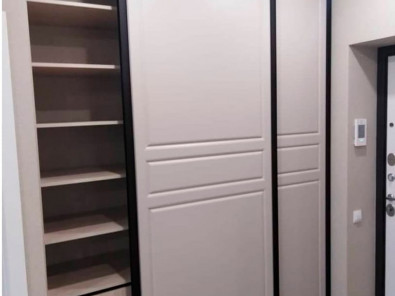 Встроенный шкаф-купе в прихожую белый вшк-7 - дополнительное фото